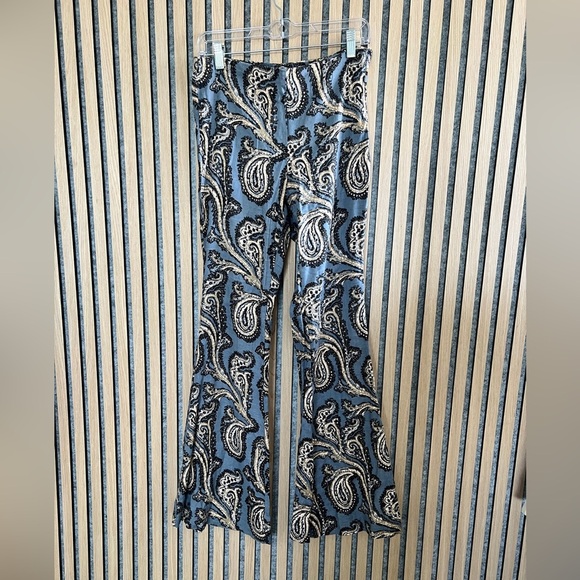 Free People Paradise Printed Flared Linen Blend Pant Blue Combo - Picture 4 of 6